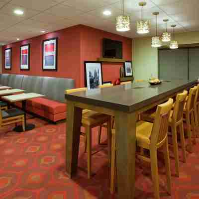 Hampton Inn Rockford Dining/Meeting Rooms