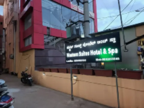 WesternSuites Hotel / Spa