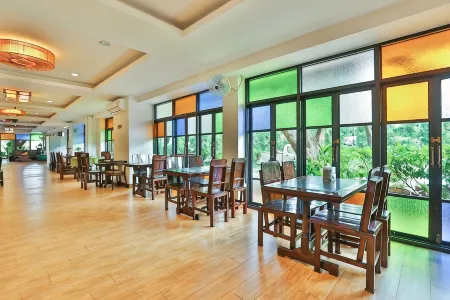 Boonme Heritage Отели рядом с достопримечательностью «Naresuan University»