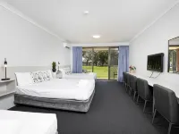 Island Palms Motor Inn Hotels in Forster