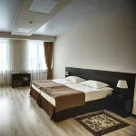 West Hotel - parking