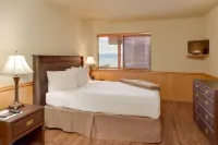 Lake/Beach Front Resort- Pool, Hot Tub, BBQ #28