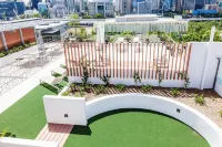 Fleet Lane Apartments Hotels near Gallery of Modern Art