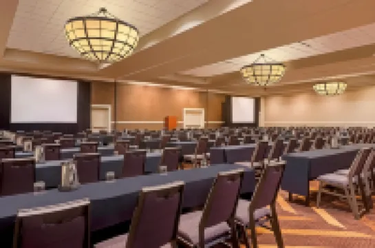 Sheraton Overland Park Hotel at the Convention Center