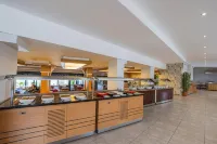 Point Beach Hotel - parking