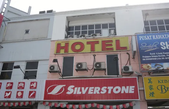 斯里若萬酒店
