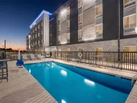 Everhome Suites Glendale Sports Entertainment District Hotels near Camelback Ranch