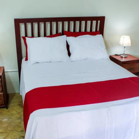Hotel El Tronco Inc