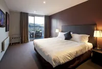 Queenstown Village Apartments - Apartments