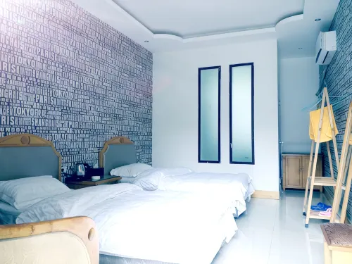 Zhumadian street guest hotel