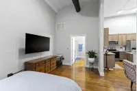 Downtown Delaware • Full Kitchen • Luxury  Loft