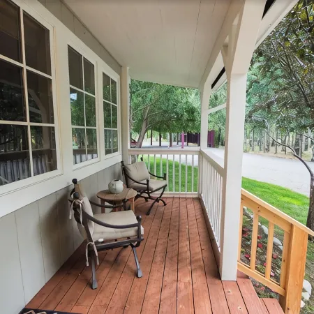 A quaint cottage in the woods. Close to world class ski resort, Sun Valley.