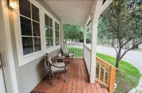A quaint cottage in the woods. Close to world class ski resort, Sun Valley. - 4-Star