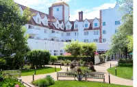 Montauk Manor -1 BR 925 sq. ft. loft in resort overlooking Block Island Sound - 4-Star