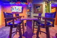 Hidden Gem Sleeps 10+! Children & Pets Welcomed!