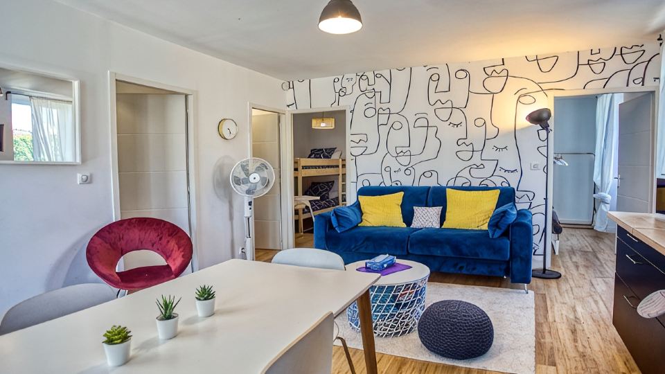 2BR 500sq Comic Spirit comfy feel like home