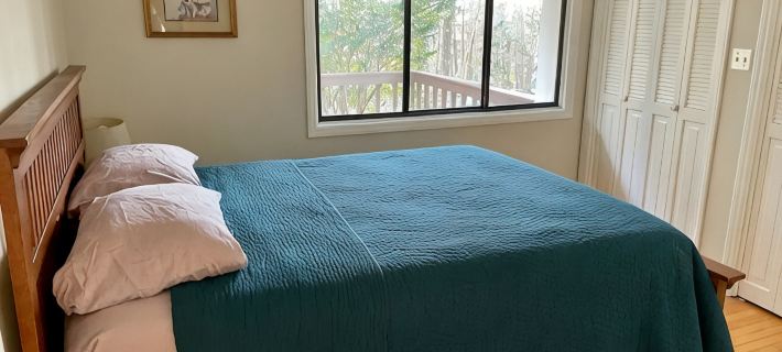 Grandma’s House - Minutes from Unc, Firepit, Ninja Creami Available to Rent Hotels in Orange County