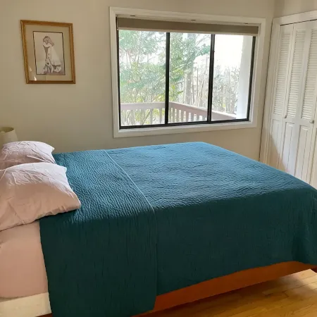 Grandma’s House - Minutes from Unc, Firepit, Ninja Creami Available to Rent