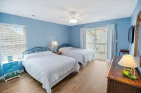 Spectacular Beach House just 1 min. walk to beach w/ Private Salt Pool & Hot Tub
