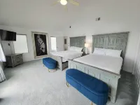 PRIVATE BEACH: BEACHFRONTS & BALCONIES @ NIANTIC W/ 6 QUEENS