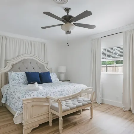 Outdoor Oasis Heated Pool, Hot Tub, Fire Pit, Tiki, Games Hoteles en Lighthouse Point