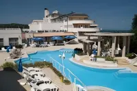 Park Hotel Bellevue - Bãi đậu xe