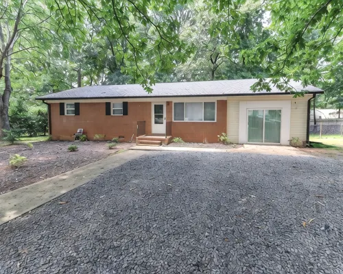 Lake Tillery Area, 4-bedroom house in charming Norwood with WiFi, Deck and AC 스탠리 카운티 호텔