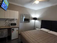 Cooee Motel Hotels in Гилгандра