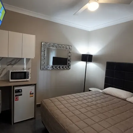 Cooee Motel