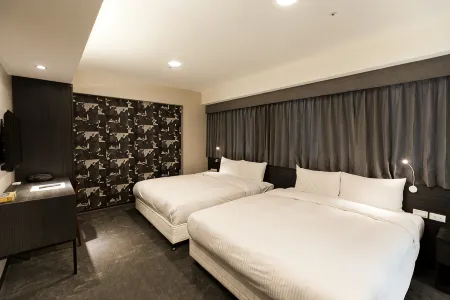 Fairytale YiSu Hot Spring Hotel