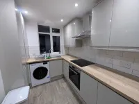 10min to University, Airport dart & train station