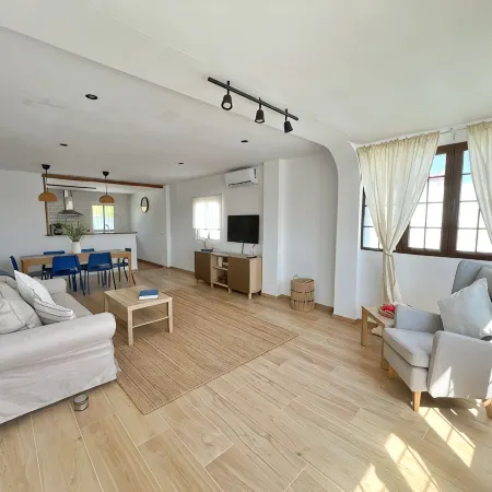 ELIÁ Stylish Holiday Chalet with Private Pool, BBQ