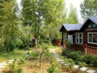 Qingguo Tree House Camping Hotel Hotéis em Condado de Yangqu