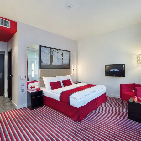 Red & Blue Design Hotel Prague Отели рядом с достопримечательностью «Прага 05»