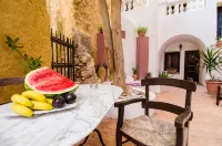 Porto Maltese Boutique Estate - parking