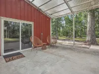 Private Retreat on 21 Acres Close to  Spirit of the Suwannee Hotels in Suwannee County