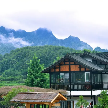 Sun Valley Expert Building