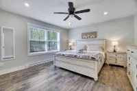 Spacious Chalet With Community Pool & Lake, Near Charming Town Of Jim Thorpe - Hytter