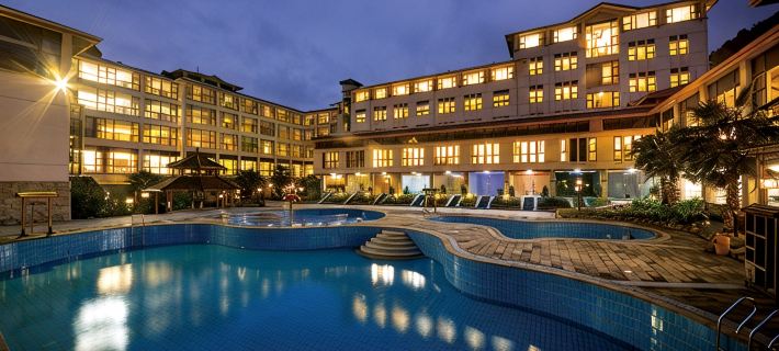 Lushan Zuishi Hot Spring Resort Hotel Hotele w: Mount Lu