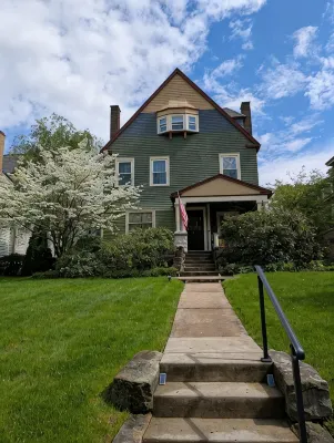 Victorian River Trail Retreat - Williams House