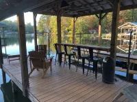 Waterfront cabin on Lake Martin near restaurants, golf and, AU football - Chalets