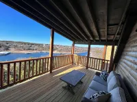 Spacious 6-bedroom lodge with stunning lake views of Table Rock Lake in Branson!