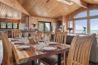 Dew Point Retreat, by Vinifera Homes