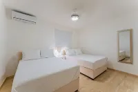Beachfront 4BR Hotel Zone in Cancun.