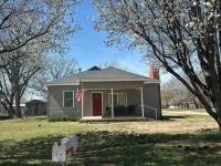 Adorable New Remodeled 3BR 2 BA quiet neighborhood! - 3-Star