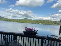 Heart of the Village: Steps to Mirror Lake & Main St