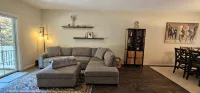 3-bedroom 3.5 bath condo in enchanting Saugatuck with AC, WiFi. Relax and unwind