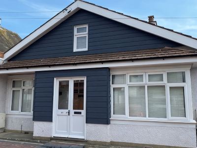 Spacious beach bungalow, less than 5 minutes walk to the beach