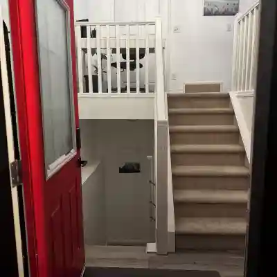 9 minutes from the airport cozy basement Others