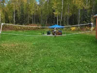 Enjoy your stay at the Grizzly Inn in the quaint community of Willow Alaska! โรงแรมในวิลโลว์